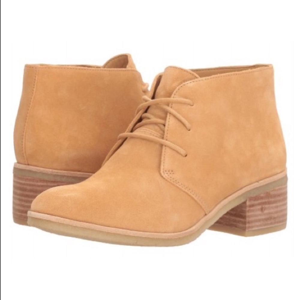 Brand New Clarks Phenia Carnaby Suede Desert Boots